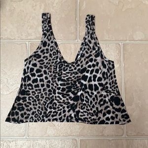 Gray leopard cropped back-out yoga tank